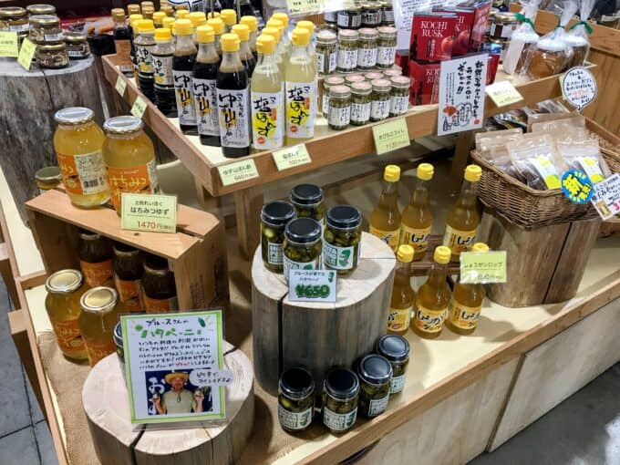 道の駅ビオス大型の売場とPOP