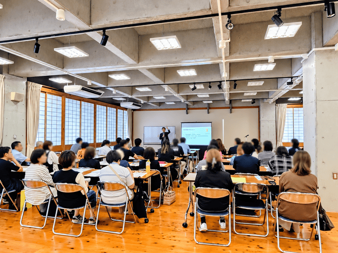 高知県の直販所関係者向け売り場づくり講習会の会場全景